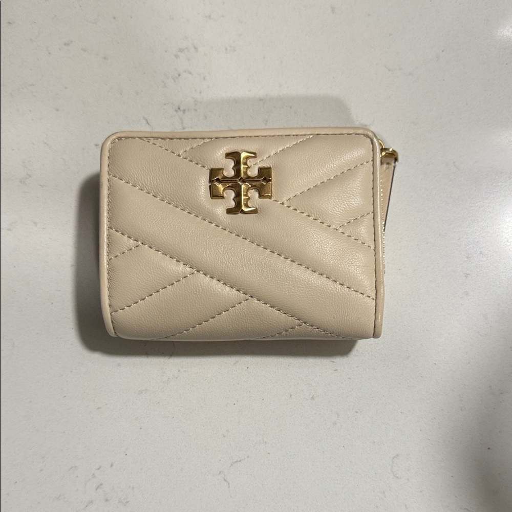 Tory Burch Kira Chevron Bifold Wallet- new cream - nwt